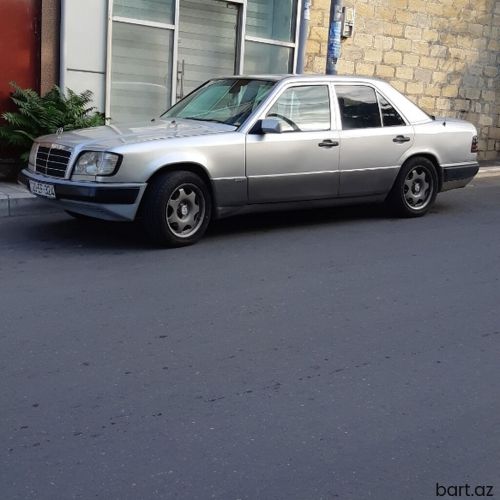 Mercedes-Benz 220: 2.2 l. | 1994 il