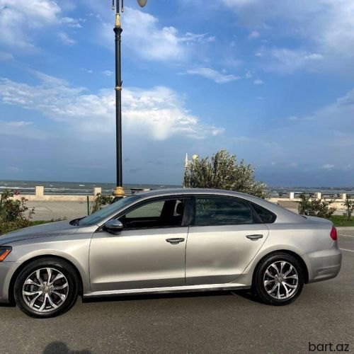 Volkswagen Passat: 2.5 l. | 2012 il