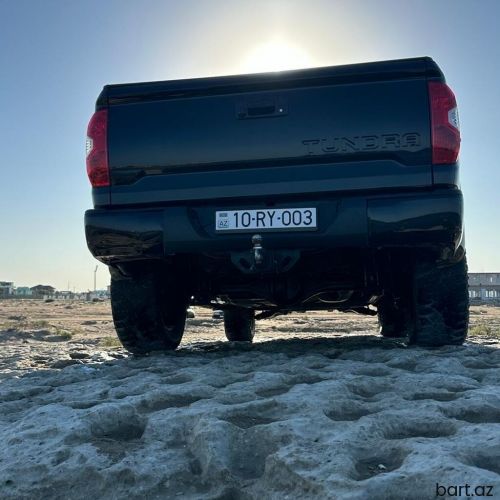 Toyota Tundra: 4.6 l | 2017 il