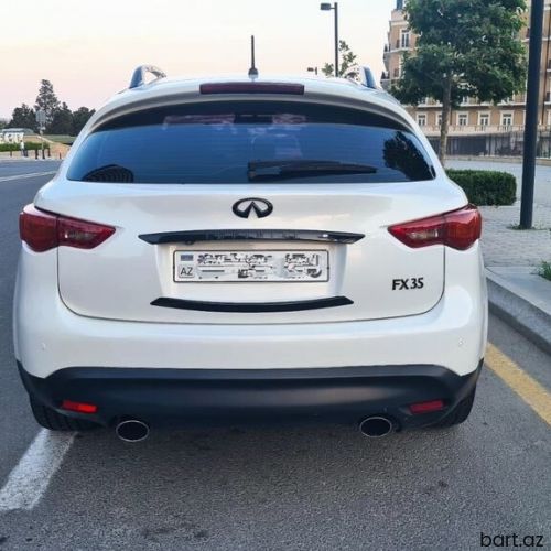 Infiniti FX35: 3.5 l | 2012 il