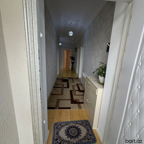 Zövq və keyfiyyətlə inşa olunmuşi ev satılır