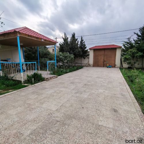 Savalanda həyət evi satılır