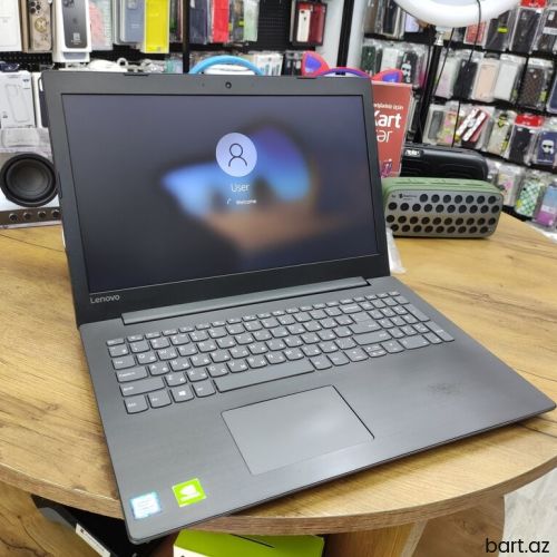 Intel Core i7, 16 GB, 15.6 