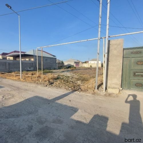 Kürdəxanıda 4 sot torpaq sahəsi satilir.