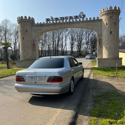 Mercedes-Benz 220: 2.2 l | 1999 il