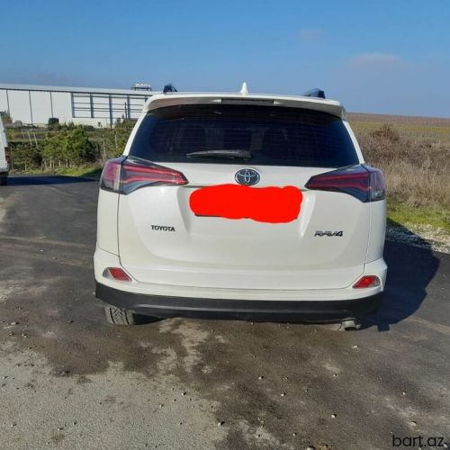 Toyota RAV4: 2 l. | 2017 il