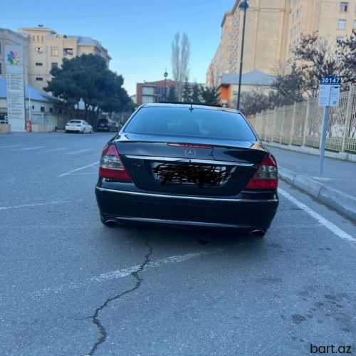 Mercedes-Benz E 240: 2.6 l | 2003 il