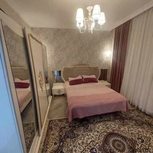 Binəqədi qəs. 3 otaqlı həyət evi satilir.