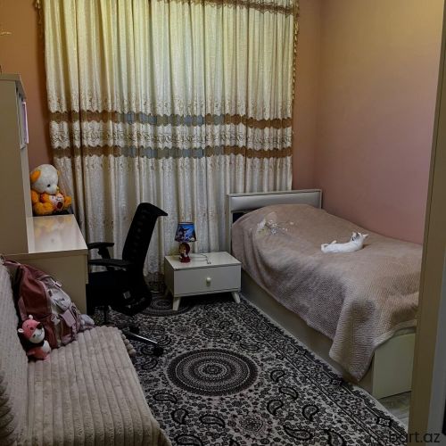 Maştağa qəs. 4 otaqlı həyət evi satilir.