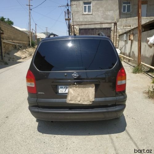 Opel Zafira: 1.8 l. | 2000 il 
