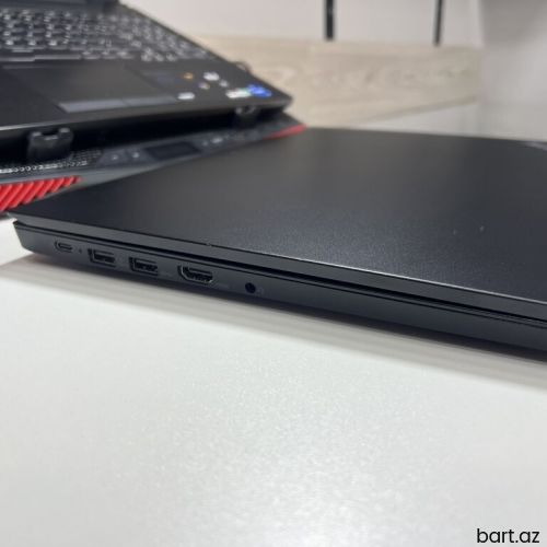 Intel Core i5, 16 GB, 15.6 