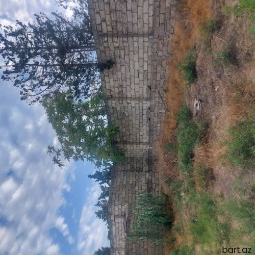 Şüvəlanda yola yaxın 5 sot torpağ sahəsi