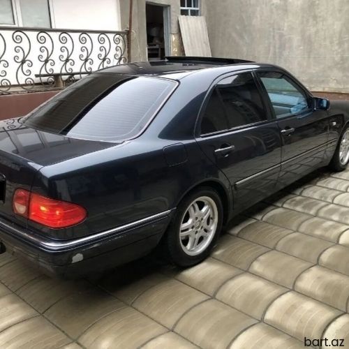 Mercedes-Benz E 220: 2.2 l. | 1999 il 