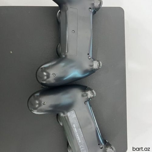 PlayStation 4 Slim 