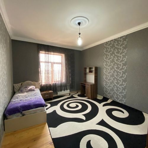 Masazirda 6 otaqli həyət evi satilir.