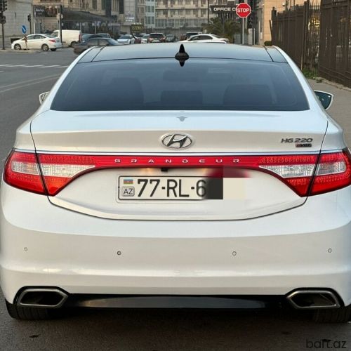Hyundai Grandeur: 1.4 l | 2015 il