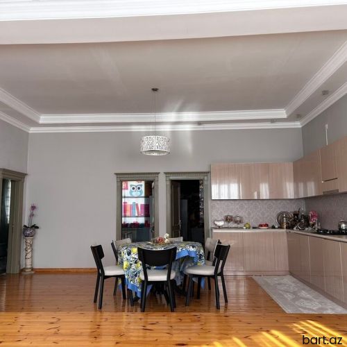 Müşfiqabad qəs-də 4 otaqli həyət evi satilir.