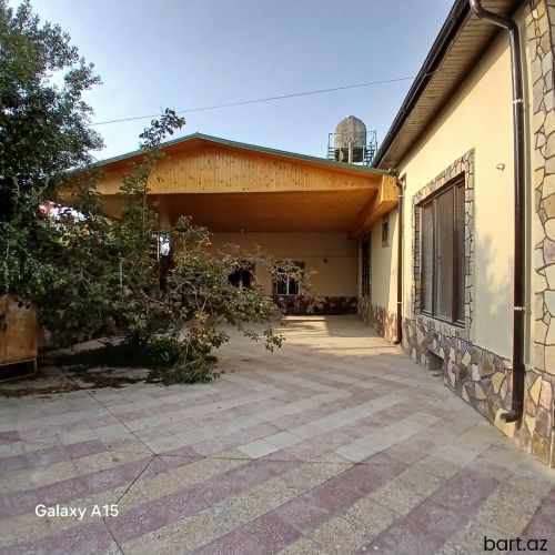 Buzovna 4 otağlı həyət evi