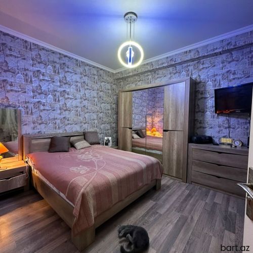 Bakıxanov qəs., 3 otaqlı mənzil satilir.