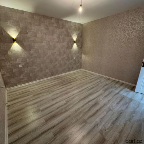 Corat qəsəbəsiNdə 5 otaqli həyət evi satilir.