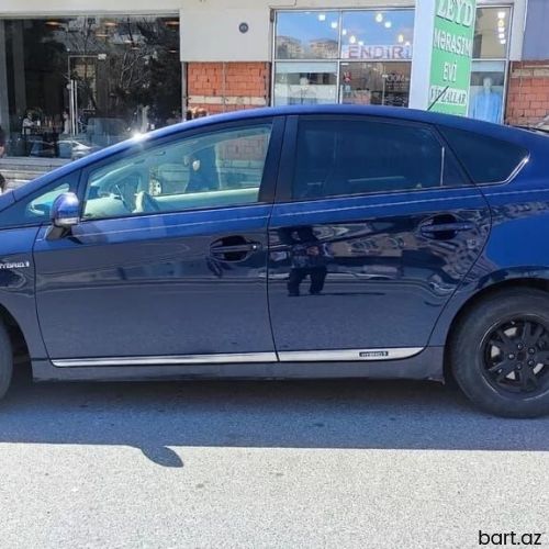 Toyota Prius: 1.8 l | 2012 il