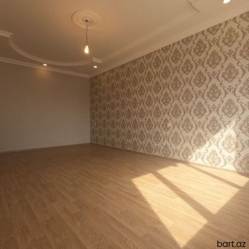 Zabratda 4 otaqlı həyət evi satilir.