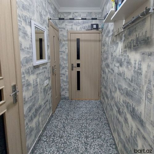 7-ci mikrorayon, 2 otaqlı mənzil satilir.