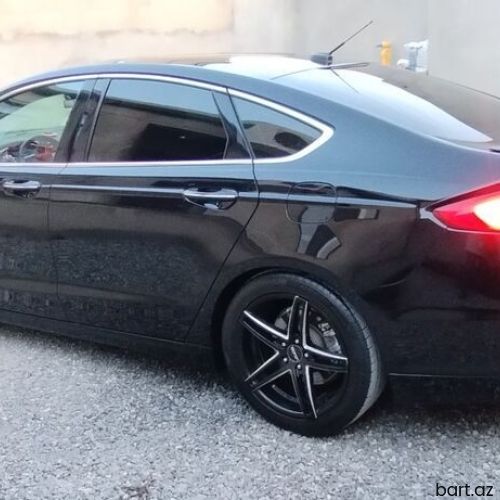 Ford Fusion: 2 l | 2018 il