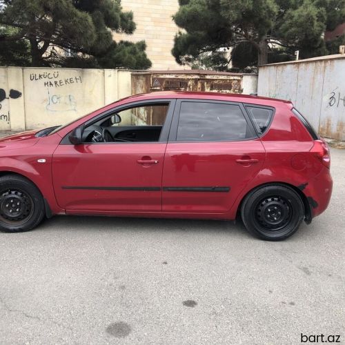 Kia Ceed: 1.4 l | 2008 il 