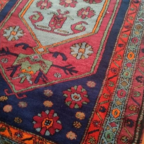 Qədimi GƏDƏBƏY xalcasi satılır. 