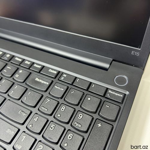 Intel Core i5, 16 GB, 15.6 