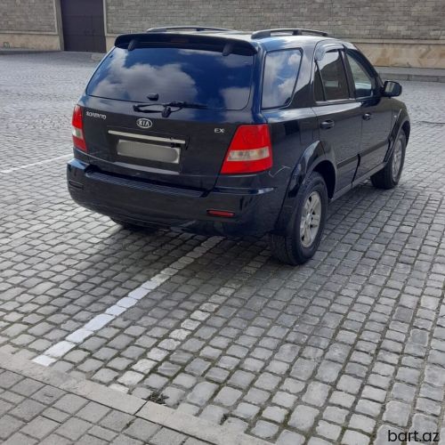 Kia Sorento: 2.5 l | 2005 il 
