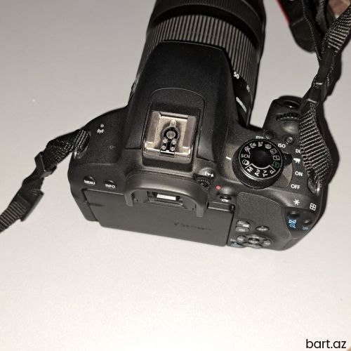 Canon Eos 800 D