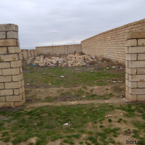 Maştağa qəs-də 3 sot torpaq satilir.