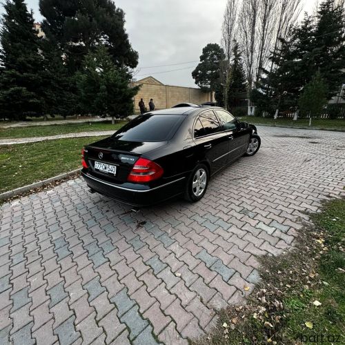 Mercedes-Benz E 240: 2.4 l | 2004 il