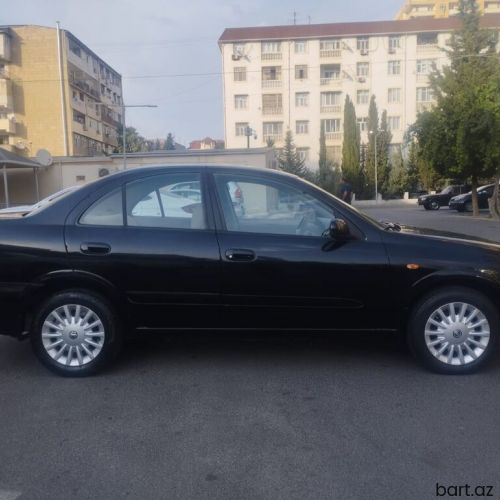 Nissan Sunny: 1.6 l. | 2010 il