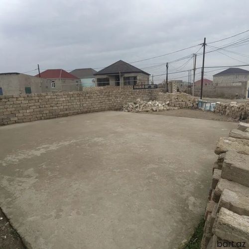Zabrat 2 ərazisində 2 sot  torpaq satılır.