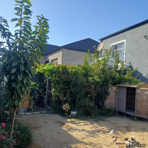 Buzovna-Maştağa yolunda həyət evi satılır