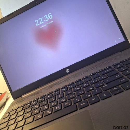Intel Core i3, 8 GB, 15.6 