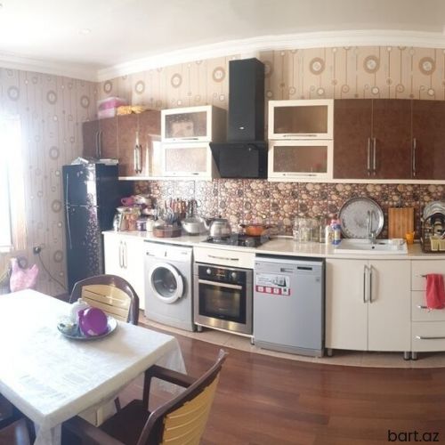İsmayillida 6 otaqli bağ evi satilir.
