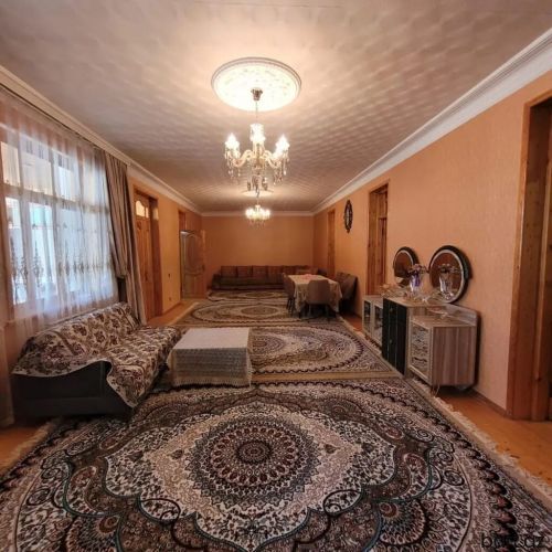 Gəncədə 4 otaqli həyət evi satilir.