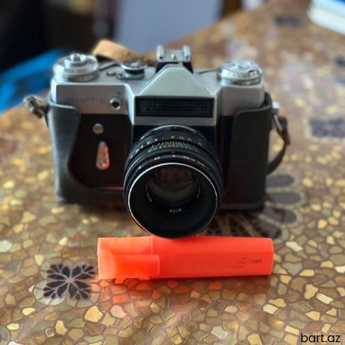 Zenit-E 35mm film fotoaparatı