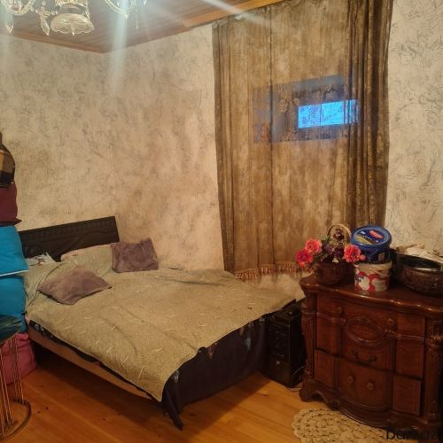 2 otaqlı həyət evi satılır