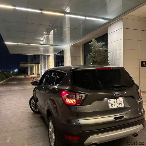Ford Escape: 1.6 l. | 2017 il