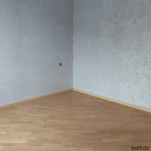 8-ci kilometr, 4 otaqlı mənzil satilir. 