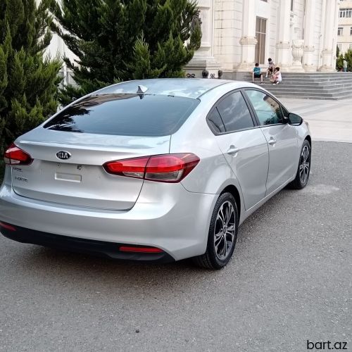 Kia Cerato: 2 l | 2017 il