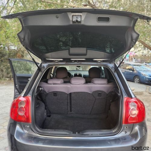 Toyota Auris: 1.4 l | 2007 il