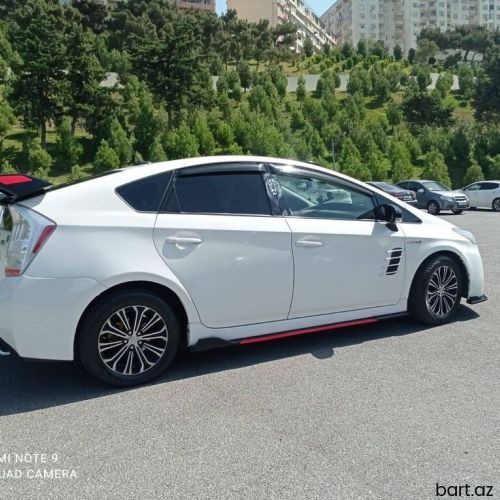 Toyota Prius: 1.8 l 