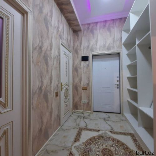 AAAF park yaşayış komp-də 3 otaqli mənzil satilir.