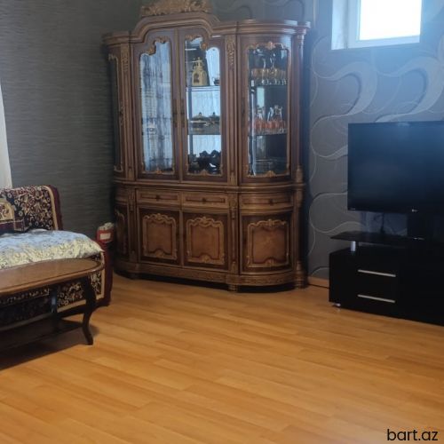 6 otaqlı həyət evi satılır